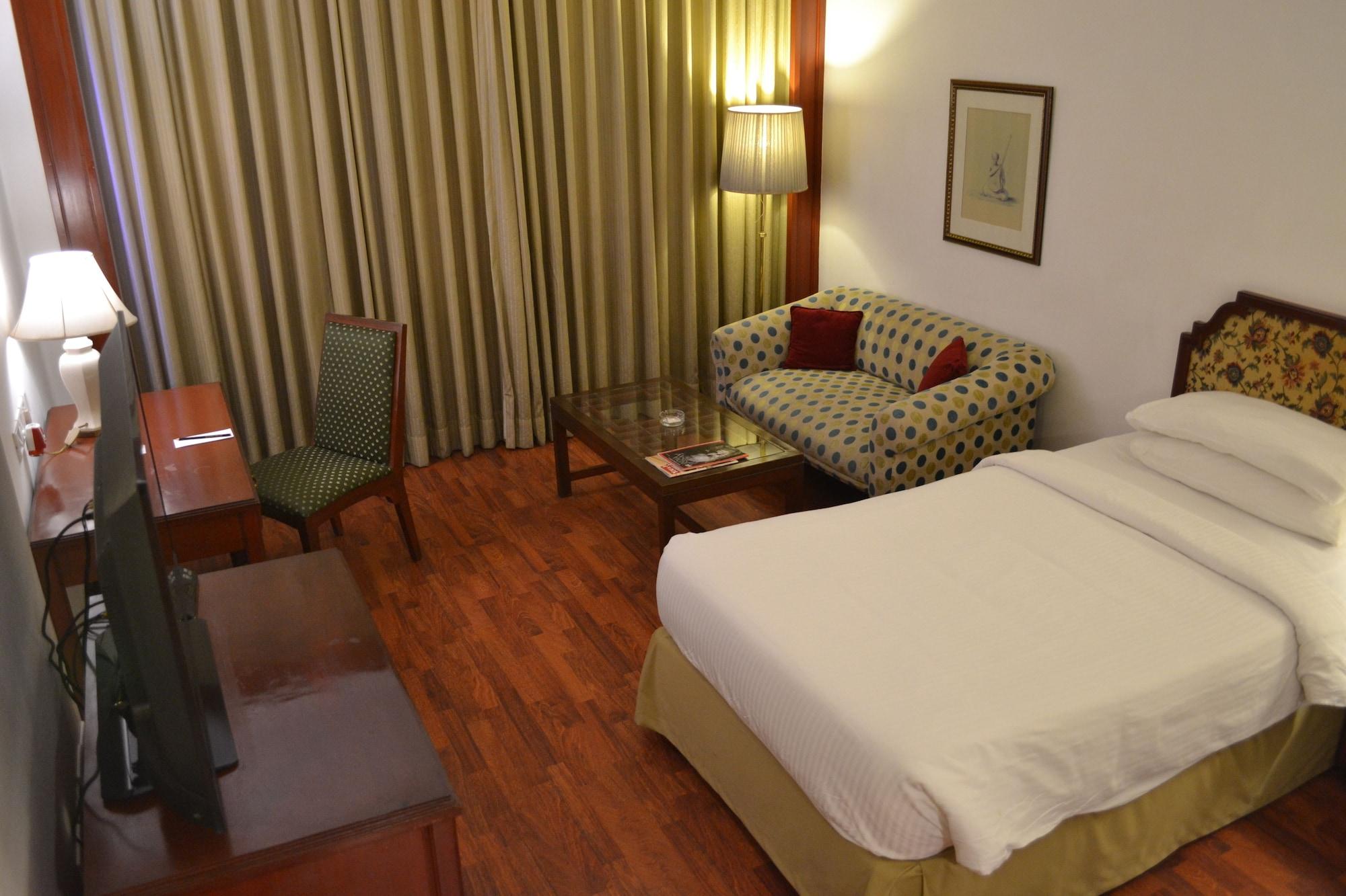 Taj Banjara Hotel Hyderabad Ngoại thất bức ảnh A room at the hotel