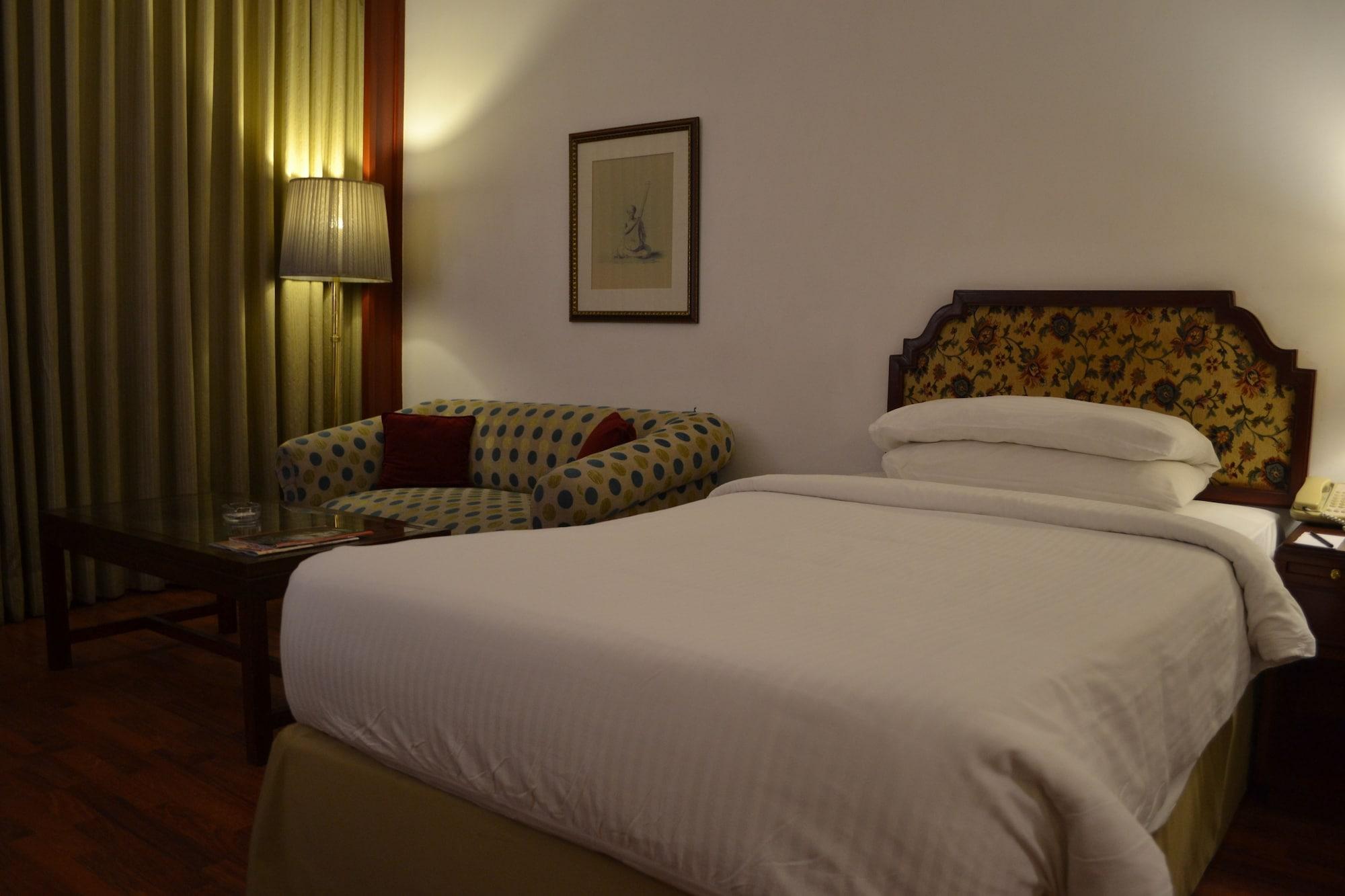 Taj Banjara Hotel Hyderabad Ngoại thất bức ảnh A room at the hotel