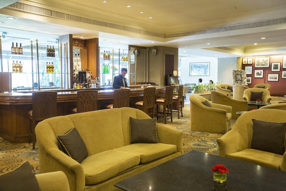 Taj Banjara Hotel Hyderabad Ngoại thất bức ảnh The bar at the Imperial Hotel
