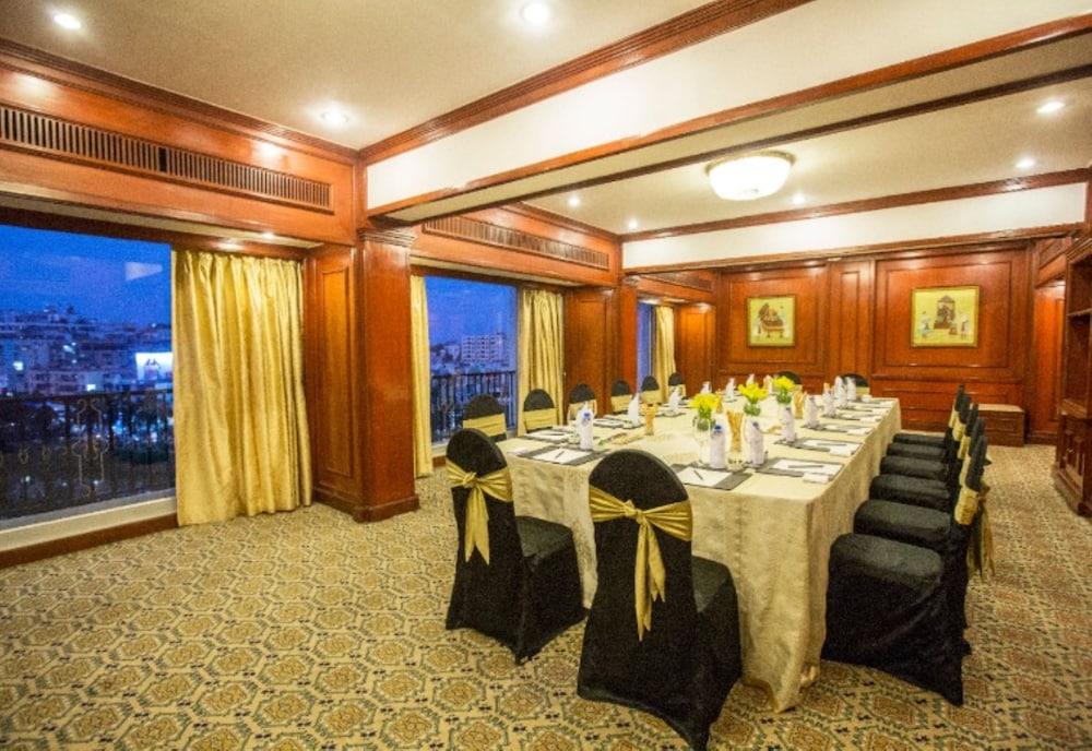 Taj Banjara Hotel Hyderabad Ngoại thất bức ảnh The Royal Suite
