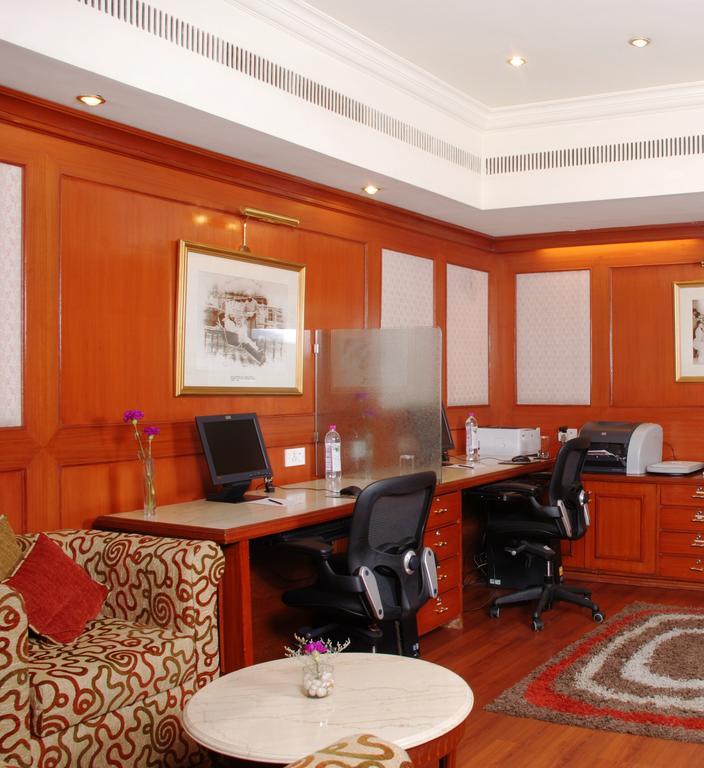 Taj Banjara Hotel Hyderabad Ngoại thất bức ảnh Business Center